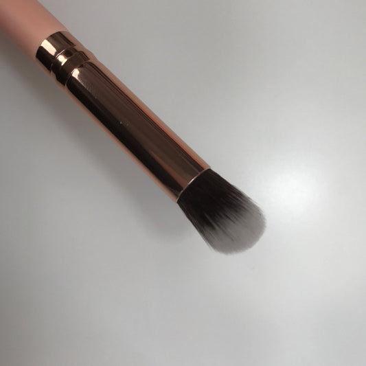 E04 - Round Primer/Concealer Brush