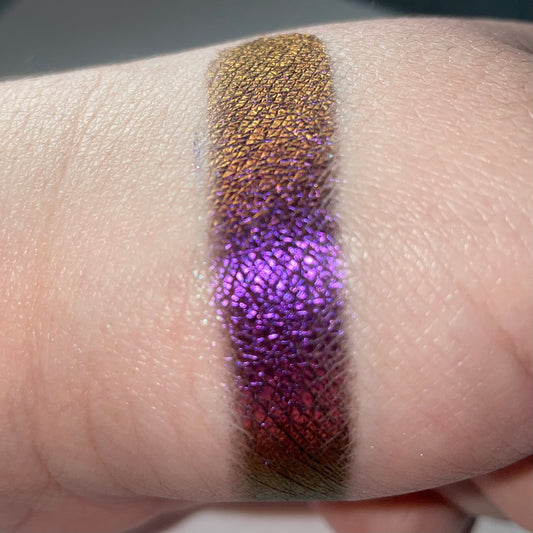 Butterfly Kisses - Multichrome Eyeshadow [Discontinuing]